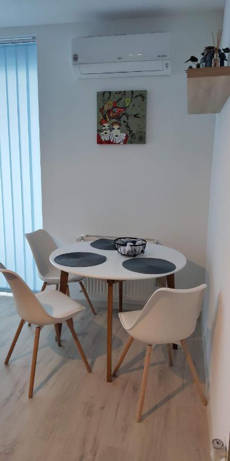 Pe-Ki Lux Apartman Szekesfehervar Exterior photo